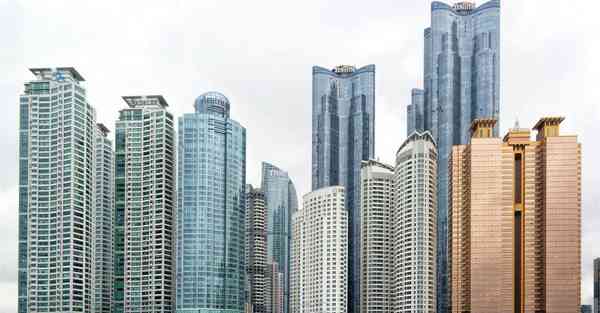 爷爷给孙子做智能机器人