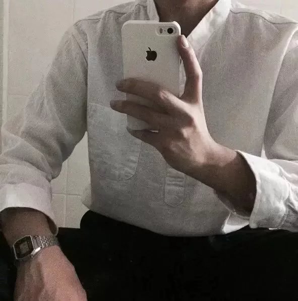 秦伊毅阅