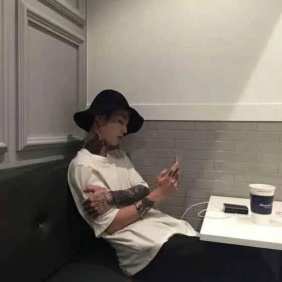 贺婷洋红